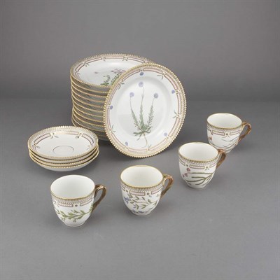 Lot 554 - Set of Twelve Royal Copenhagen Flora Danica...
