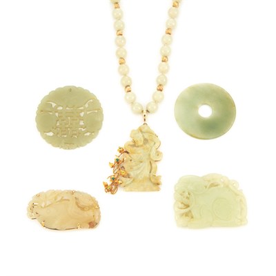 Lot 1194A - Group of Assorted Nephrite Jade and Gold Jewelry