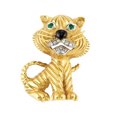 Lot 409 - Gold, Emerald, Diamond and Black Enamel Cat Clip-Brooch, Van Cleef & Arpels