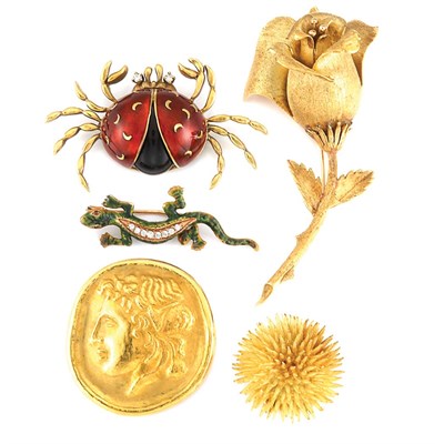 Lot 391 - Five Gold Brooches