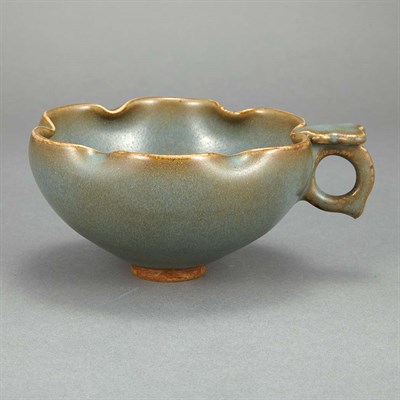 Lot 417 - Chinese Junyao Bowl 20th Century The foliate...