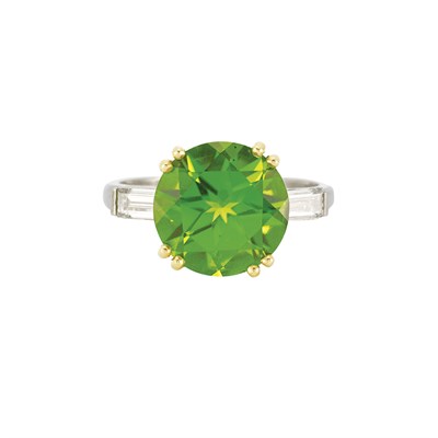 Lot 315 - Platinum, Gold, Peridot and Diamond Ring