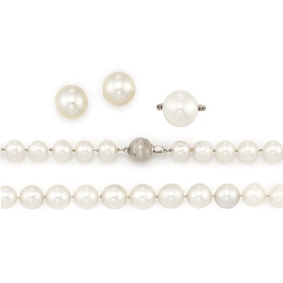 Lot 704 - Group of Cultured Pearl Jewelry