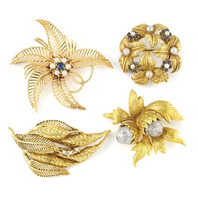 Lot 664 - Four Gold Brooches