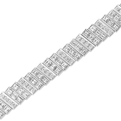Lot 77 - White Gold and Diamond Bracelet