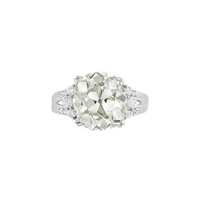 Lot 496 - Platinum and Diamond Ring