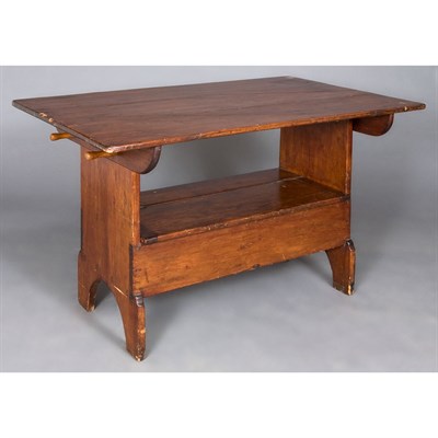 Lot 169 - Maple and Pine Hutch Table The rectangular top...