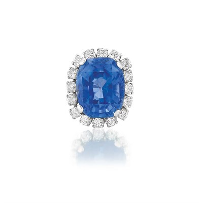 Lot 468 - Sapphire and Diamond Ring