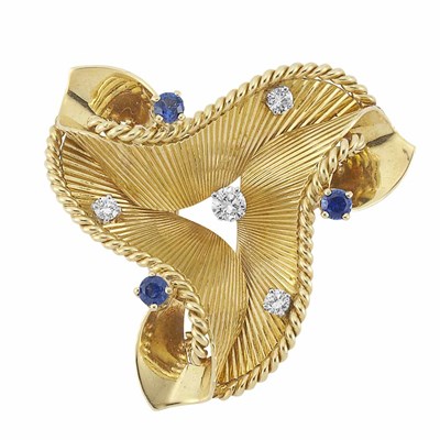 Lot 25 - Gold, Diamond and Sapphire Clip-Brooch, Yard