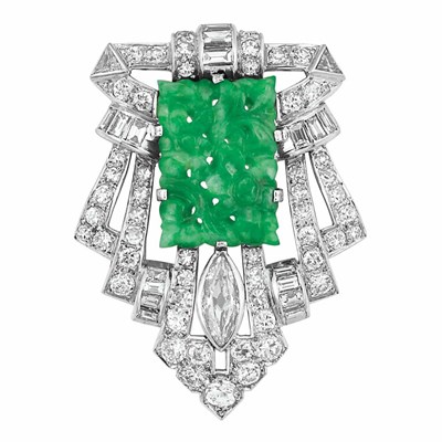 Lot 493 - Art Deco Platinum, Carved Jade and Diamond Clip