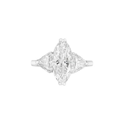 Lot 464 - Platinum and Diamond Ring