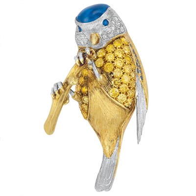 Lot 265 - Gold, Platinum, Cabochon Sapphire, Diamond, Yellow Diamond and Sapphire Parakeet Clip-Brooch