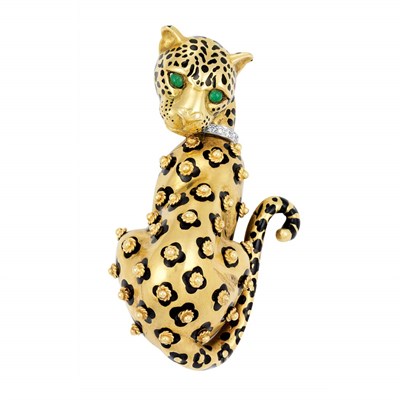 Lot 428 - Gold, Platinum, Black Enamel, Cabochon Emerald and Diamond Leopard Clip-Brooch, David Webb