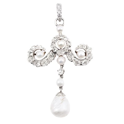Lot 69 - Antique Platinum, Gold, Diamond, Pearl and Freshwater Pearl Pendant-Brooch