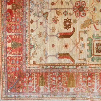 Lot 612 - Mahal Style Carpet Pakistan, contemporary The...