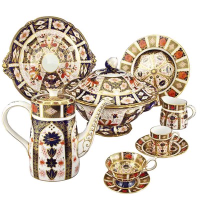 Lot 203 - Royal Crown Derby Porcelain Dinner Service In...