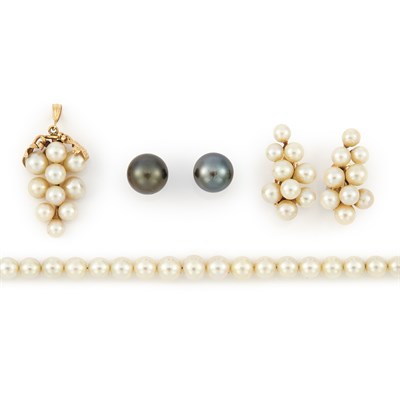 Lot 1349 - Group of Cultured Pearl Jewelry