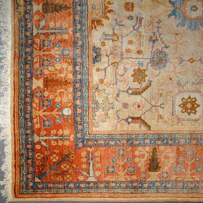 Lot 610 - Mahal Style Carpet Pakistan, contemporary The...