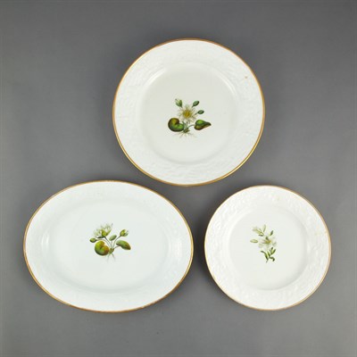 Lot 178A - English Porcelain Dinner Service Approximately...