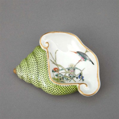 Lot 621 - Chinese Famille Rose Glazed Porcelain...