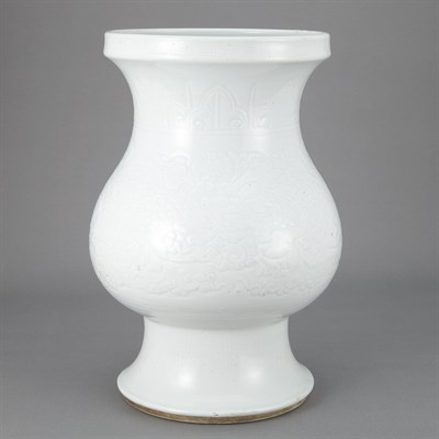 Lot 562 - Chinese White Glazed Porcelain Vase 18th...