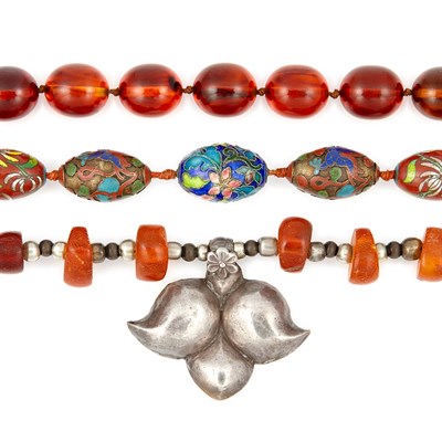 Lot 948 - Group of Bead Jewelry