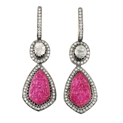 Lot 256 - Pair of Indian Gold, Blackened Gold, Foiled-back Diamond and Carved Ruby Pendant-Earrings