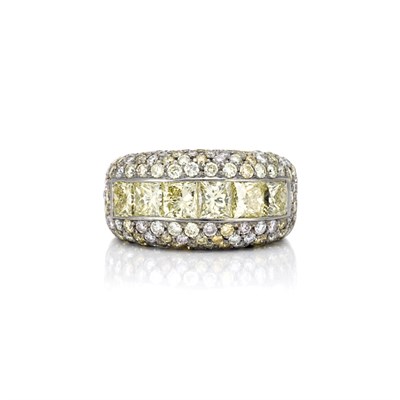 Lot 112 - White Gold, Yellow Diamond and Mulitcolored Diamond Band Ring