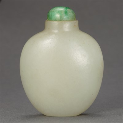 Lot 12 - Chinese Celadon Jade Snuff Bottle 19th Century...