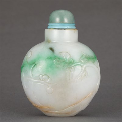 Lot 15 - Chinese Jadeite Snuff Bottle 19th Century The...