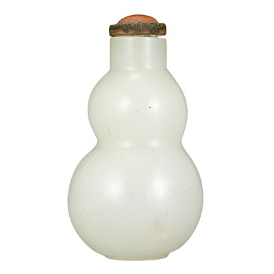 Lot 150 - Chinese White Glass Snuff Bottle 19th Century...