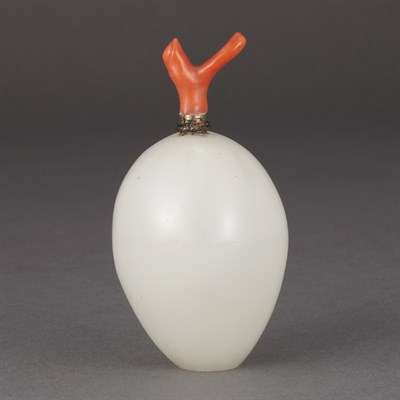 Lot 151 - Chinese White Glass Snuff Bottle Early 19th...
