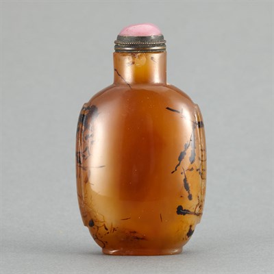 Lot 201 - Chinese Agate Snuff Bottle 19th Century The...