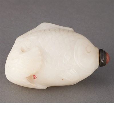 Lot 165 - Chinese White Jade Carp Snuff Bottle 19th...