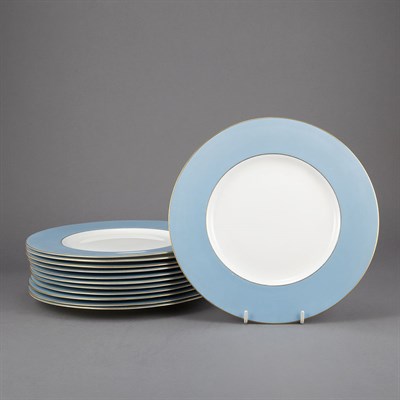 Lot 524 - Set of Twelve Royal Worcester Dinner Plates