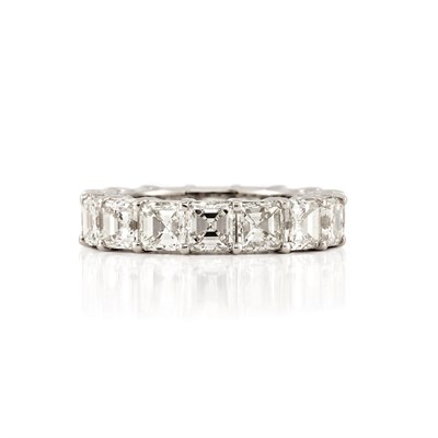 Lot 696 - Platinum and Diamond Band Ring