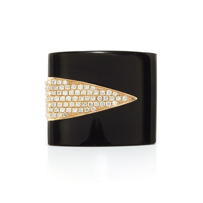 Lot 602 - Black Onyx, Rose Gold and Diamond Ring