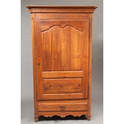 Lot 117 - French Provincial Walnut Bonnetiere Late 18th...