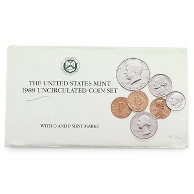 Lot 423 - United States Mint Sets and Commemorative...
