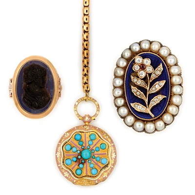 Lot 561 - Group of Antique Gold Jewelry