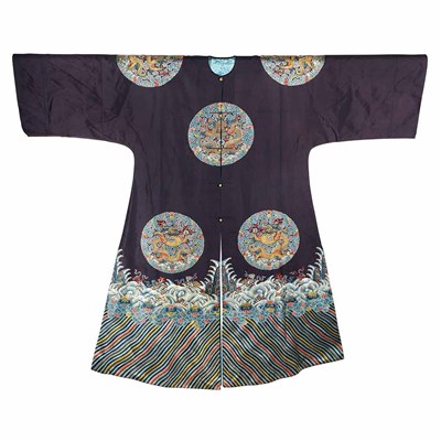 Lot 479 - Chinese Silk Robe 19th Century Opening at the...