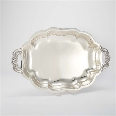 Lot 279 - Sterling Silver Dish Of shallow shaped oval...
