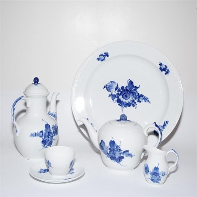Lot 104 - Royal Copenhagen Porcelain Dessert Service