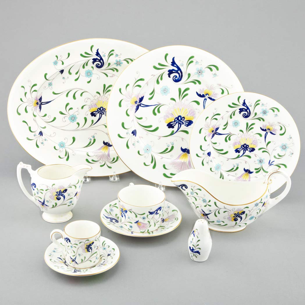 Lot 154 - Coalport Porcelain Dinner Service In the...