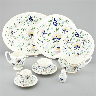 Lot 154 - Coalport Porcelain Dinner Service In the...