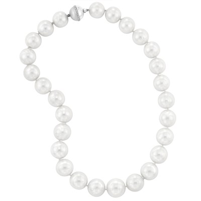 Lot 478 - South Sea Cultured Pearl Necklace with White Gold and Diamond Ball Clasp