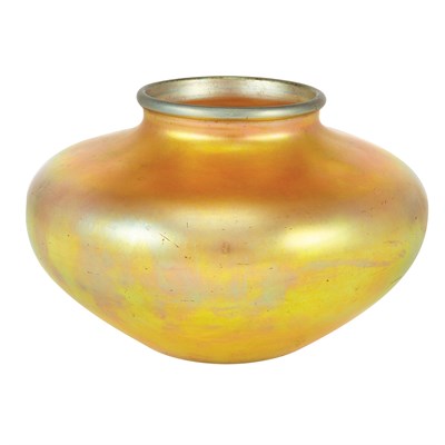 Lot 522 - Steuben Aurene Glass Vase Retailed by Haviland...