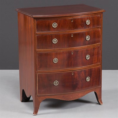 Lot 170 - Georgian Style Mahogany Bow Front Chest of...