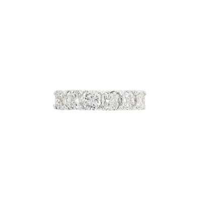 Lot 43 - Platinum and Diamond Ring