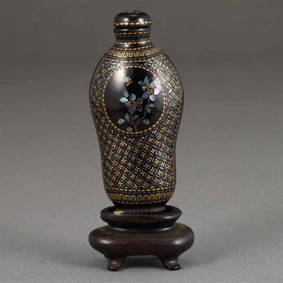 Lot 146 - Chinese Lac Burgaute Snuff Bottle 19th Century...
